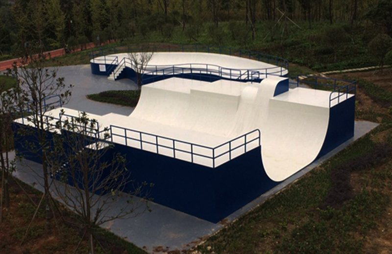 貴州省遵義市百草園旅游區(qū)極限運(yùn)動(dòng)場(chǎng)(大U槽區(qū))