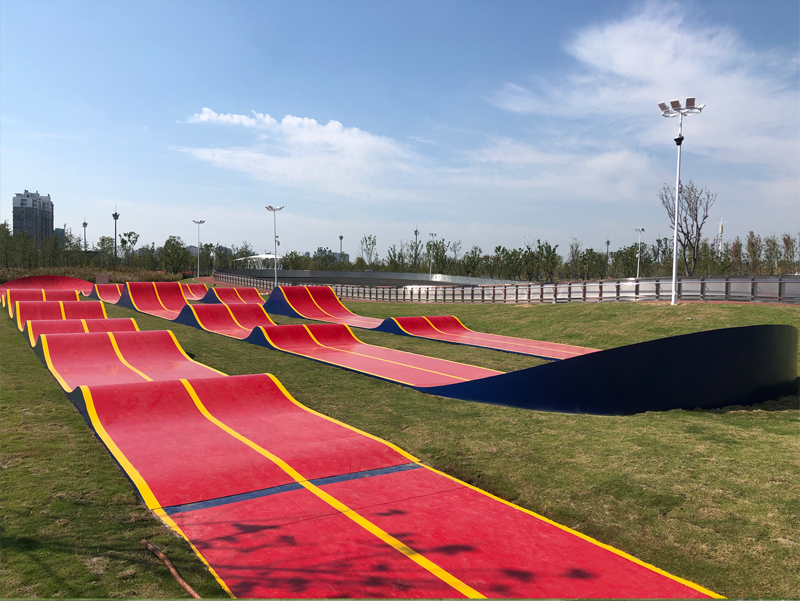 江蘇省鹽城市鹽龍?bào)w育公園小輪車越野場地（泵道）