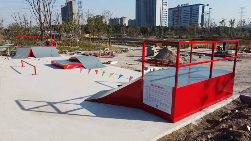 江蘇省無錫市江陰東橫河公園極限運(yùn)動(dòng)場(chǎng)