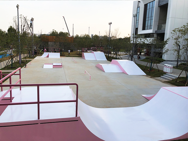 湖北省武漢市櫻花溪公園極限運(yùn)動(dòng)場(chǎng)（初級(jí)訓(xùn)練區(qū)）