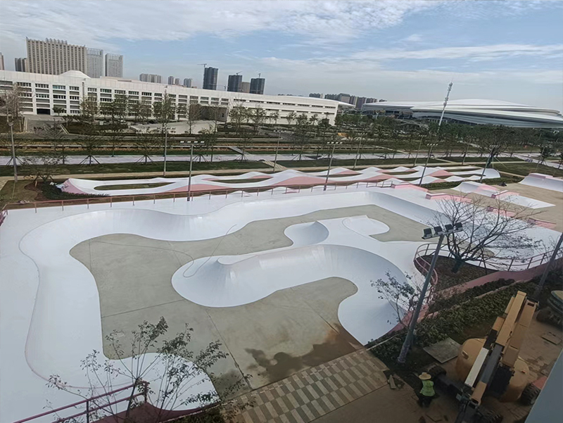 湖北省武漢市櫻花溪公園極限運(yùn)動(dòng)場(chǎng)（組合碗池區(qū)）