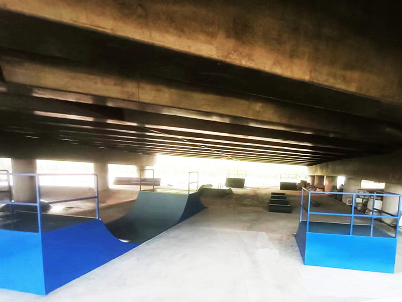 山東省煙臺市棲鷺洲公園極限運(yùn)動場（初級區(qū)）