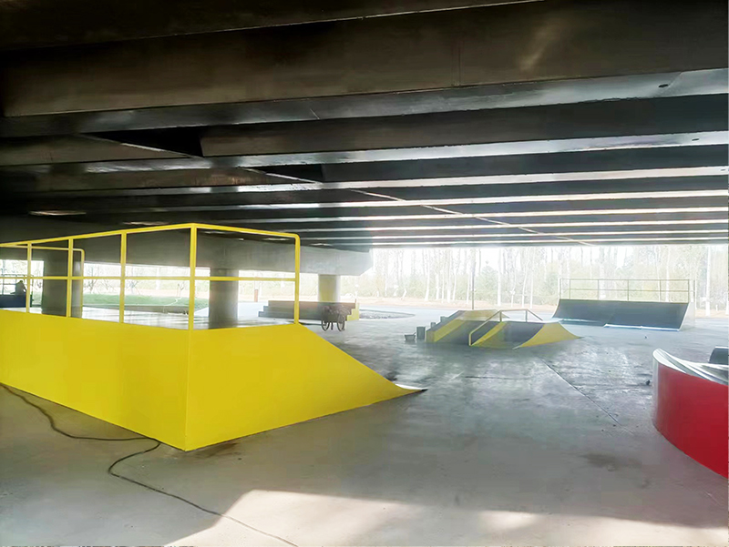 山東省煙臺市棲鷺洲公園極限運(yùn)動場（中級區(qū)）